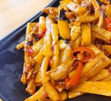 Sour Bamboo Shoots with Perilla Stir-Fried Beef