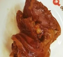 Braised Pork Trotters in Old Soup Sauce