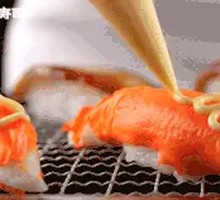 Grilled Emperor Crab Sushi (8 pieces)