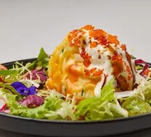 Spicy Potato Mashed with温泉 Egg Salad