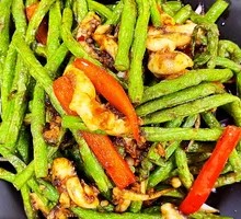 Spicy Stir-Fried String Beans with Squid