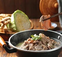 Braised Beef Hot Pot with翘脚