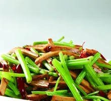 Stir-fried Water Celery with Fried Tofu Sheets