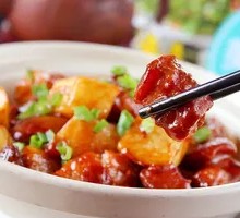 Braised Pork with Potatoes