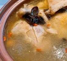 Stone Ear Chicken Soup
