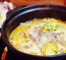 Hainan-style Chicken Stewed with Horn Snails