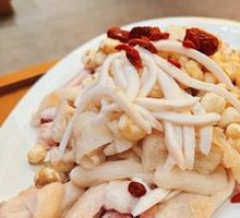 Bamboo Mushroom and Water Chestnut Wenchang Chicken Pot