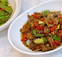 Stir-Fried Beef with Yellow Onion