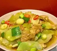 莴笋炒肉片（盖码饭）