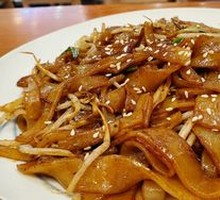 Dry-Fried Beef Rice Noodles