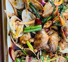 Spicy Stir-Fried Clams