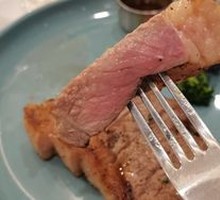 Grilled 220g Australian M5+ Wagyu Sirloin