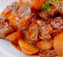 Braised Beef with Small Potatoes