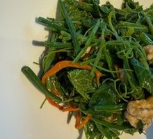 Fresh Walnut Kernel Mushroom and Spaghetti Squash Tips