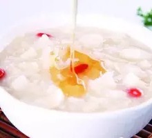 Pear, Tremella, and Lily Rice Porridge