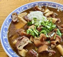 Braised Pork and Steamed Bun