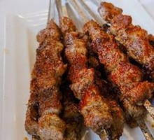 Charcoal-grilled Lamb Skewers