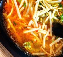 Spicy Sour Bamboo Shoot Noodles