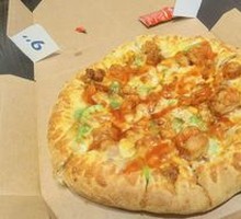 Spicy Crawfish & Tender Chicken Pizza