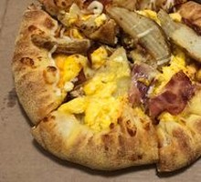 American-style Bacon & Potato Pizza