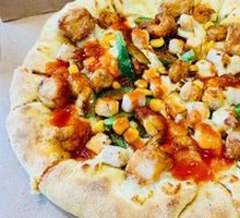 Spicy Crawfish & Tender Chicken Pizza