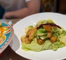 Stir-fried BaoBao Cabbage with Naan
