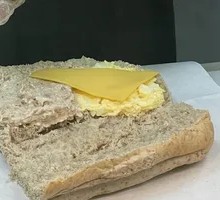 Aromatic Tuna Sandwich