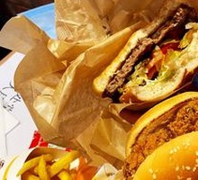 Fruitwood-Flavored Chicken Burger