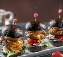 Wagyu Foie Gras Q-Burger