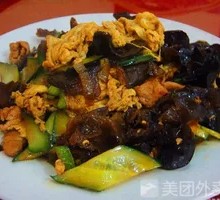 Wood Ear Mushroom and Pork Noodles