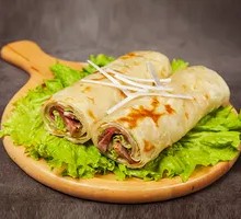 Meat-filled pancake roll