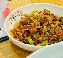 Stir-Fried Beef with Yellow Onion