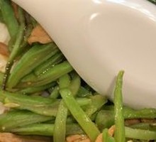 Stir-fried shredded lentils with pork