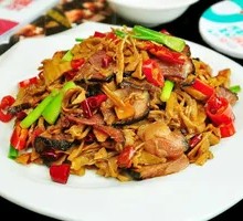 Smoked Bamboo Shoots with Preserved Pork in Wooden Bucket Rice