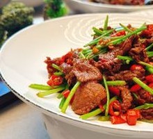 Stir-Fried Beef with Yellow Onion