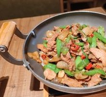 Yangque Lake Pepper Stir-Fried Pork
