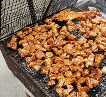 Charcoal-Grilled Lamb Leg