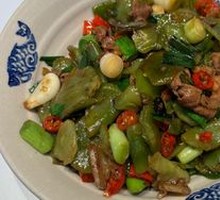 Stir-Fried Crispy Lettuce