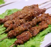 Charcoal-grilled Lamb Skewers