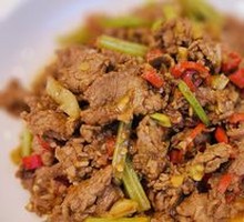 Stir-Fried Beef with Yellow Onion