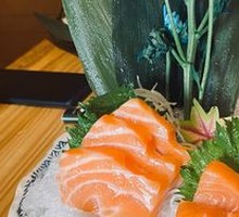 Caramelized Salmon Rolls