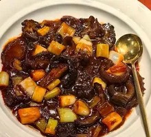 老汤黑蒜炖海参