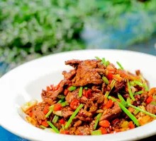 Stir-Fried Beef with Yellow Onion