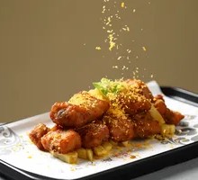 Golden Garlic Pork Ribs