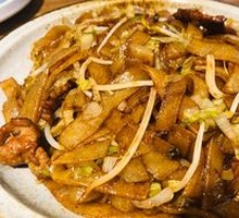 Dry-Fried Beef Rice Noodles