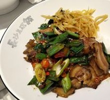 Stir-fried Garlic Greens with Xiangxi Preserved Pork