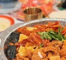 Snail Rice Noodles with Pork Intestines and Duck Feet Hot Pot
