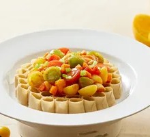 Five-Tomato Sauce over Buckwheat Noodles