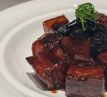 Jiangnan Water Chestnut Braised Pork