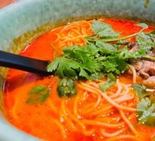 Herb Tomato Beef Noodles